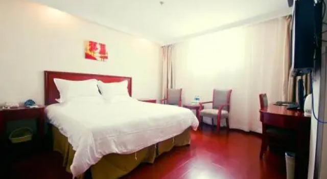 GreenTree Inn Jiangsu Suzhou Guanqian Jingde Road Express Hotel, Забронировать Отель Отели Сучжоу с парковкой, рядом с Leqiao Station, Парковка