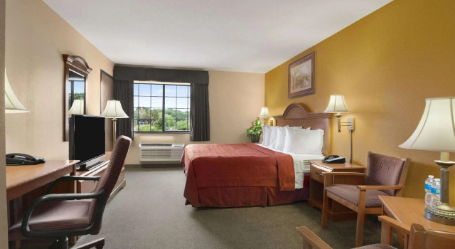 Двухместный номер Days Inn & Suites by Wyndham San Antonio North/Stone Oak