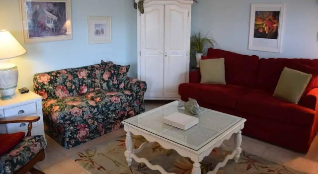 Palm Cay 4