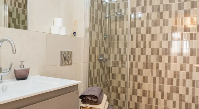 Апартаменты с 2 комнатами с балконом и с видом на город Harav Kuk Royal Suites - Alefimmoed