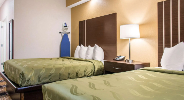 Quality Inn Pooler - Savannah I-95, Rezerwuj Hotel Hotele w Savannah z parkingiem, Parking