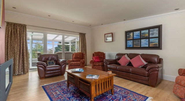 Sunningdale - Beach Side Cottage Sea Views Parking
