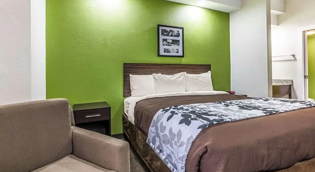Двухместный люкс Business Travelodge by Wyndham Flowood Jackson Airport North
