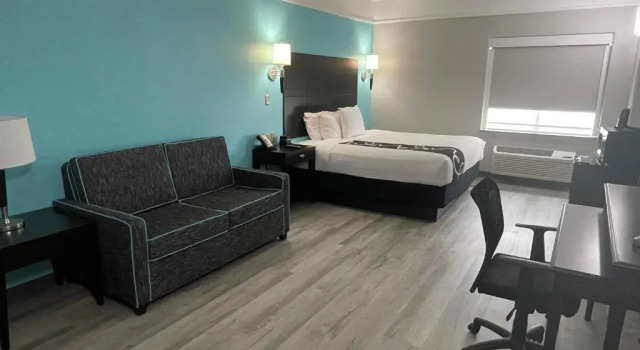 Двухместный номер Superior La Quinta Inn Suites by Wyndham Raymondville Harlingen