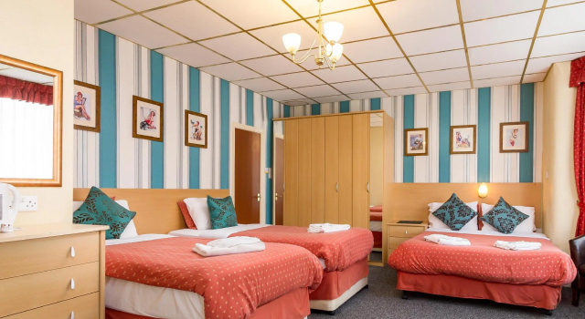 Четырёхместный номер Standard Oak Lea Hotel