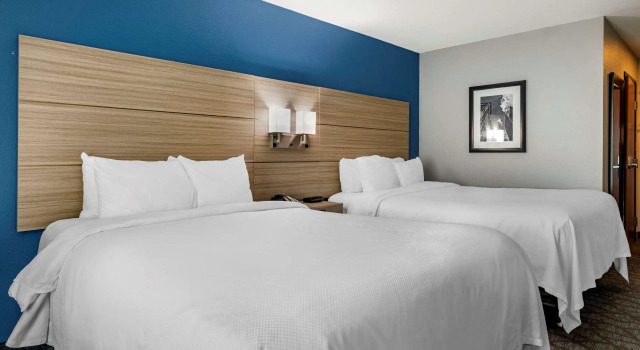 Четырёхместный номер Standard Comfort Inn & Suites Mansfield