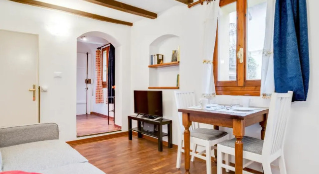 Tra le Due Torri e Piazza Santo Stefano Apartment