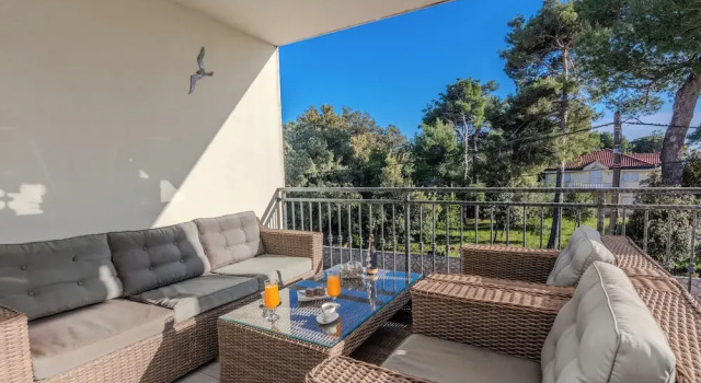 Семейные апартаменты с балконом Apartment Eses