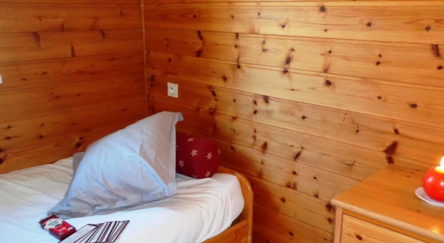 Exquisite Chalet in Rhone Alpes With Swimming Pool, Забронировать Шале Виллы Араш-ла-Фрас, рядом с Горнолыжный подъемник Молье, Вилла