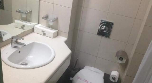 Трёхместный номер Standard Avra Hotel