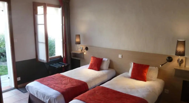 Двухместный номер Superior Domaine Le Martinet, The Originals Relais