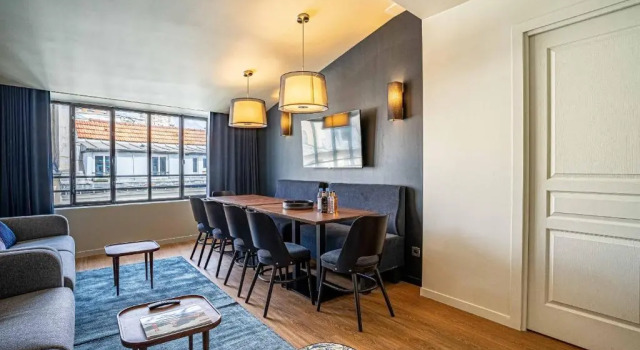 135 - Urban Five Star Apartment in Center of Paris, Забронировать Апартаменты/квартира Париж Иль-де-Франс, рядом с Станция метро Rambuteau