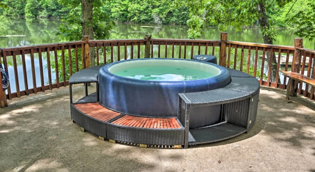 Коттедж с 2 комнатами с балконом Hot Tub & Fireplace! Macks Creek Cabin on 30 Acres