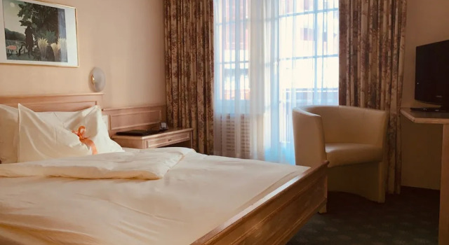 Одноместный номер Standard с балконом Hotel Schweizerhof Gourmet & Spa