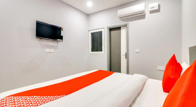 OYO 76766 Hotel Dream Palace