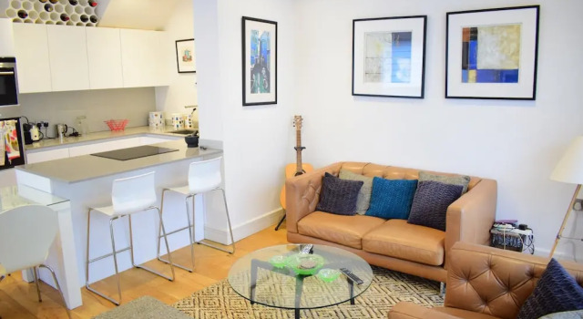 Bermondsey 2 Bedroom Flat With Garden, Varaa Huoneisto Asunnot kohteessa Merseyside, Huoneisto