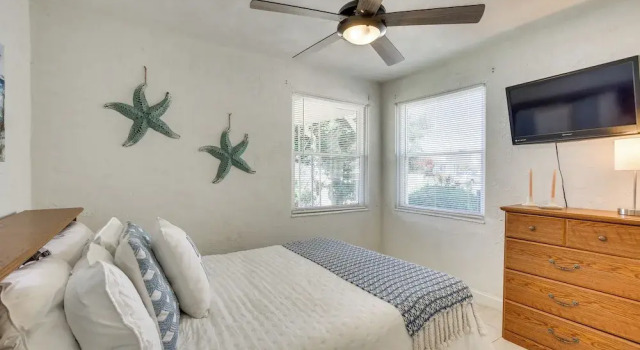Relaxing Wildwood Crest Retreat w/ 2 Patios!