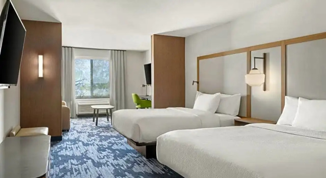Четырёхместный люкс с видом на город Fairfield Inn & Suites by Marriott Baraboo