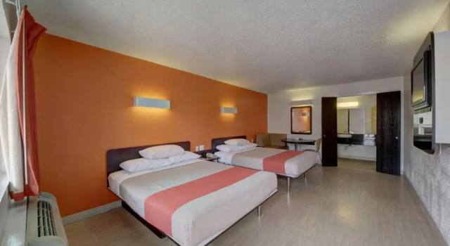 Люкс Motel 6-San Antonio, TX - Downtown - Market Square