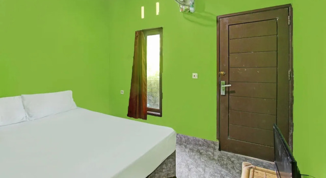 Номер Standard Hotel O Ashooy HomestayNearWisata Desa sedau