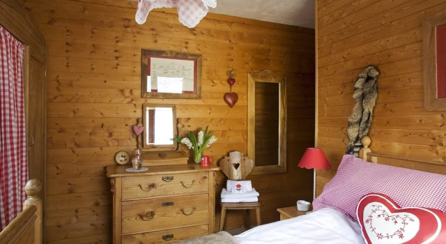 Aravis Holidays 7 Bedroom Chalet, Забронировать Шале Виллы Овернь-Рона-Альпы, Вилла