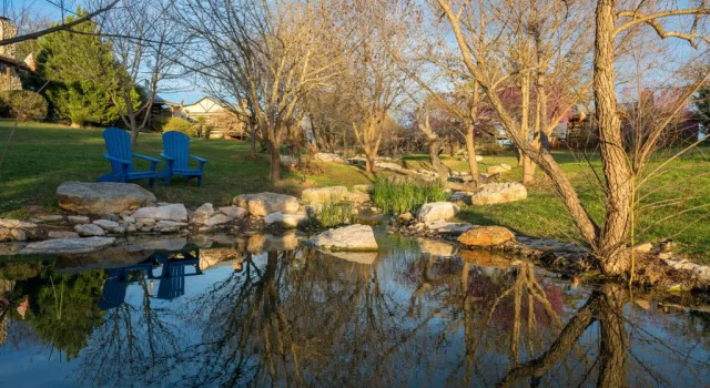 Коттедж с 2 комнатами Barons CreekSide Resort