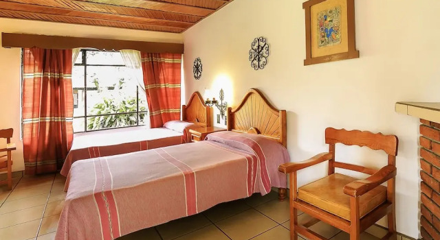 Четырёхместный номер Standard Hotel Pie de la Sierra