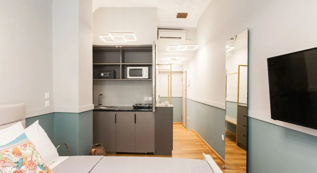 Номер Deluxe Step One | Luxury Suites right in the heart of Acropolis next to metro station