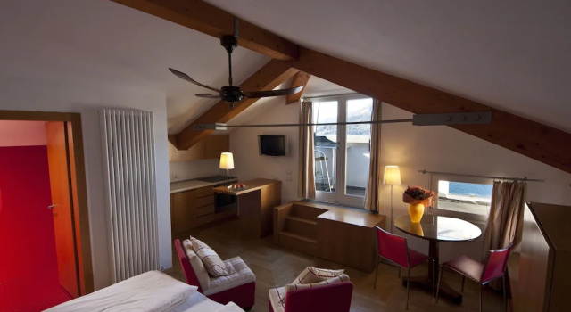 Студия c 1 комнатой с балконом и с видом на озеро Albergo Milano