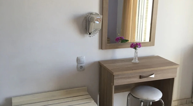 Трёхместный номер Standard с балконом Zorbas Beach Hotel