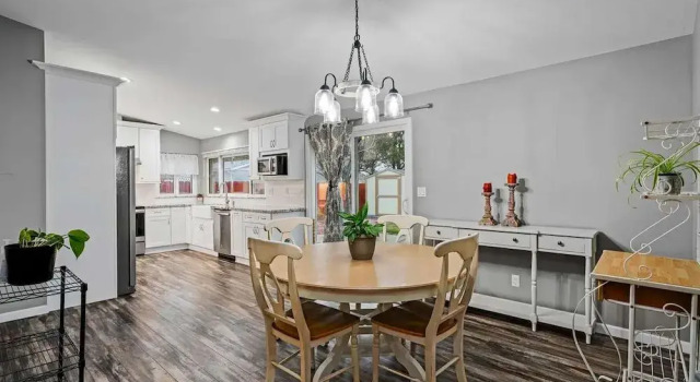 Коттедж Family 4BR Home With Patio by Willowcreek Park