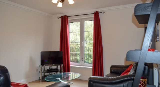 2 Bedroom Apartment Beside Water of Leith Walkway, Забронировать Апартаменты/квартира Апартаменты Эдинбурга, рядом с Bedlam Paintball, Апартаменты/квартира