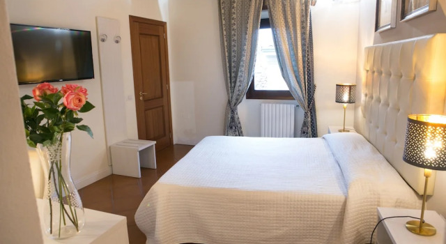 Giuliani Home, Prenota Hotel Rifredi Firenze