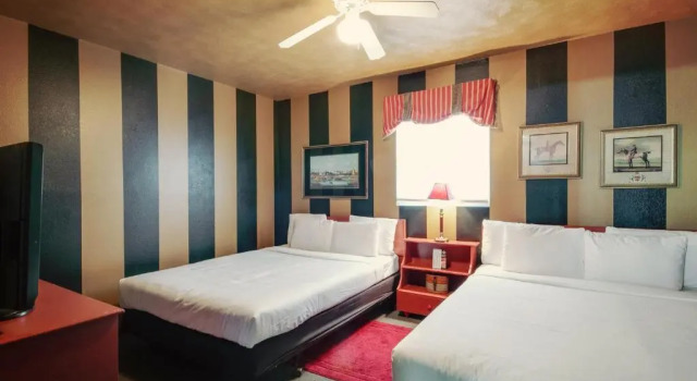 Двухместный люкс Simmer Motel
