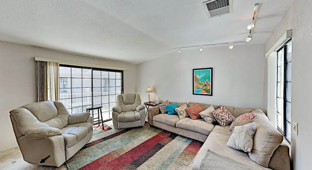 505sfe26 2 Bedroom Condo