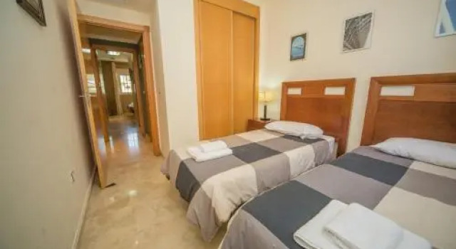 Residencial Duquesa 3.8.3a, Забронировать Отель Отели Манилва с бассейном, Бассейн
