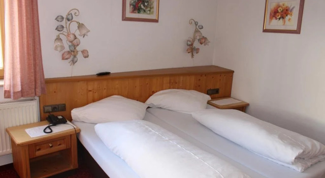 Gasthof Zellerstuben, Rezervovat Hotel Hotely v Tyrolsko se snídaní, Snídaně