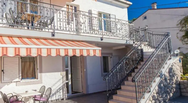 Apartmani Crikvenica 30175 - Carmen