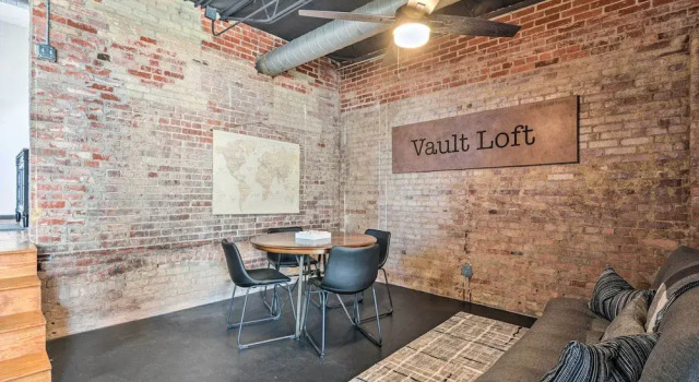 Sleek, Modern Loft in Downtown Springfield!