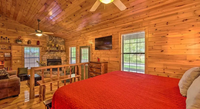 Ideally Located Broken Bow Cabin Private Hot Tub, Prenota Hotel Hochatown Oklahoma
