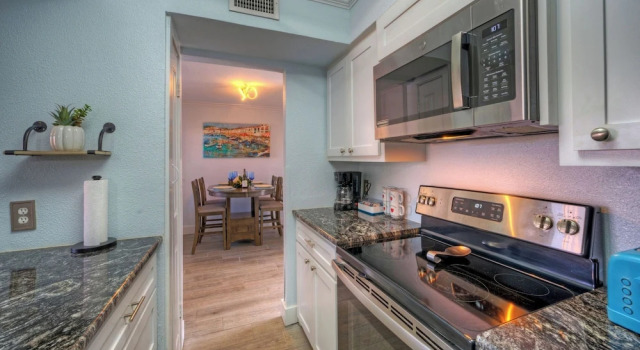 Seaside Haven by Avantstay Beautiful Condo + Communal Pool + Near North Padre Island and Whitecap Beach, Забронировать Апартаменты/квартира Корпус-Кристи штат Техас, рядом с Corpus Christi Medical Center - Bay Area