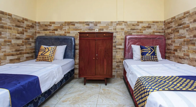 Economy Twin room SPOT ON 2815 Hotel Damai