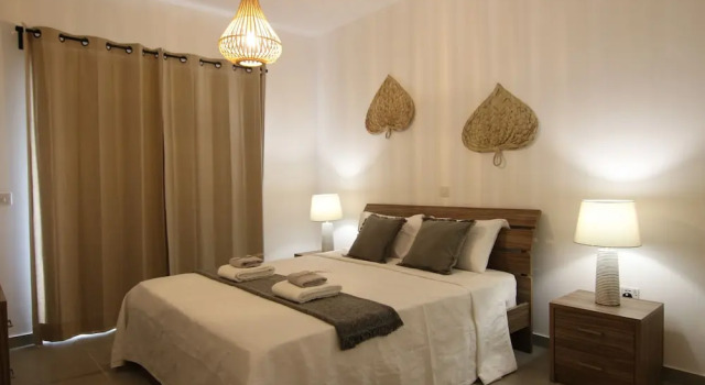 Phaedrus Living: Seaside Luxury Flat Limnaria 153, Забронировать Апартаменты/квартира Отели района Пафоса с парковкой, рядом с Пляж Врисудия ΙΙ, Парковка