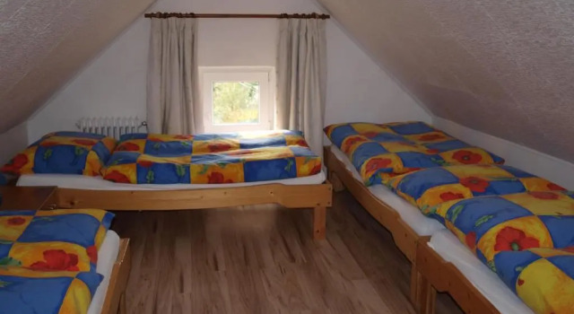 Penzion Kuba, Rezerwuj Hotel Hotele w Jizera Mountains z parkingiem, Parking