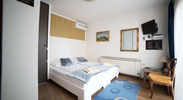 Двухместный номер Classic ĆIRO GUEST HOUSE-free parking