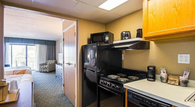Четырёхместный номер Standard рядом с пляжем Quality Inn Oceanfront