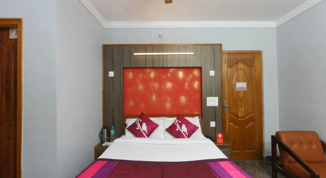 Holidays Dollars Grand by OYO Rooms, Rezerwuj Hotel Tirupati Andhra Pradesh