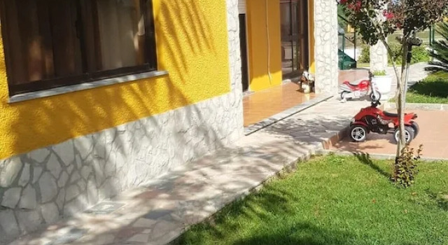 Villa With 2 Bedrooms in Poceirao, With Wonderful Mountain View, Enclosed Garden and Wifi Near the Beach, Rezervovat Vila Hotely v Lisabon s bazénem, Bazén