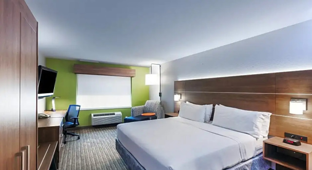 Люкс с 2 комнатами Holiday Inn Express & Suites Tulsa S Broken Arrow Hwy 51 by IHG