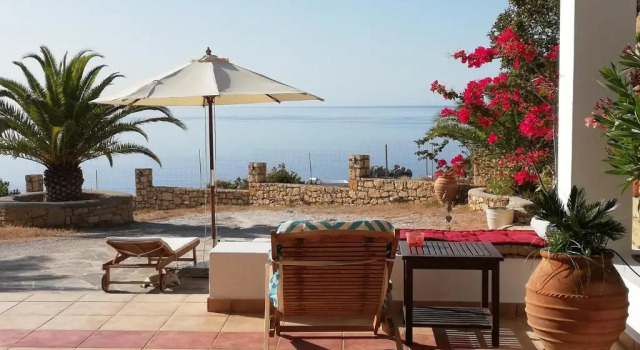Коттедж Tranquil Villa with Sea view in Ammopi Karpathos